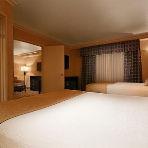 Family Suite Courtyard View
